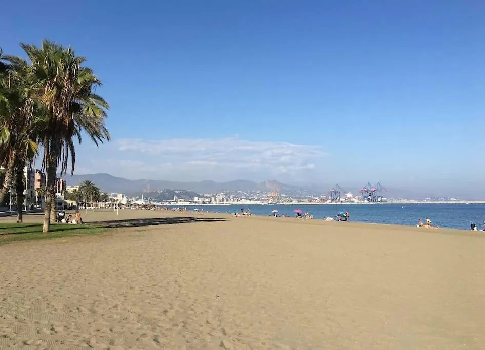 Junto estación tren y la playa, GARAJE INCLUIDO Apartamento Málaga