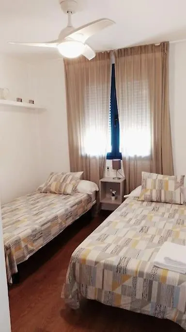 Junto estación tren y la playa, GARAJE INCLUIDO Apartamento Málaga