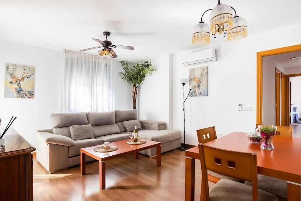Junto estación tren y la playa, GARAJE INCLUIDO Apartamento Málaga